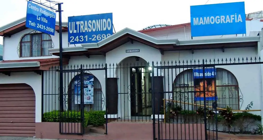 Fachada del Centro Radiológico La Villa en Alajuela